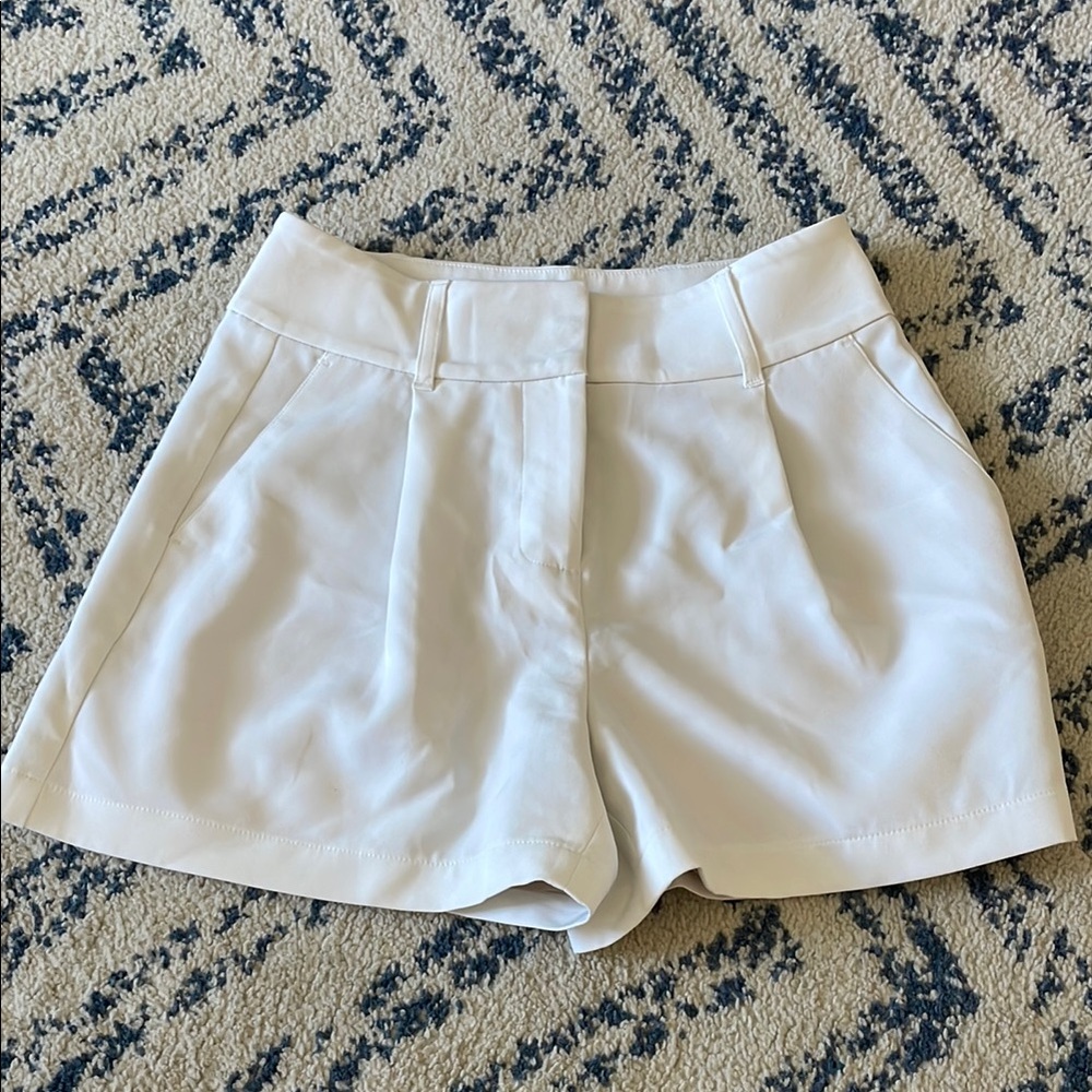 Express Size 2 - Contemporary White Shorts